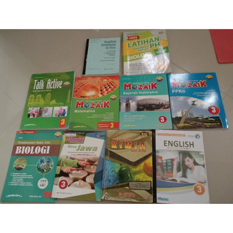 preloved buku kelas 12 , 3 SMA . talk active , latihan penilaian harian biologi, mozaik matematika, 