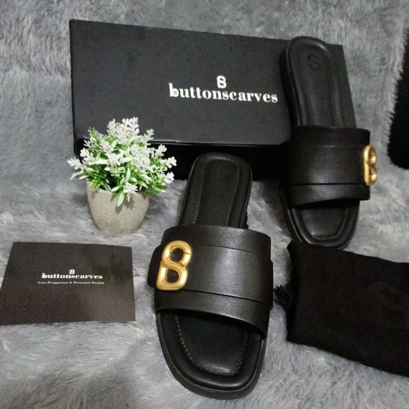 Buttonscarves Fika Sandal Black
