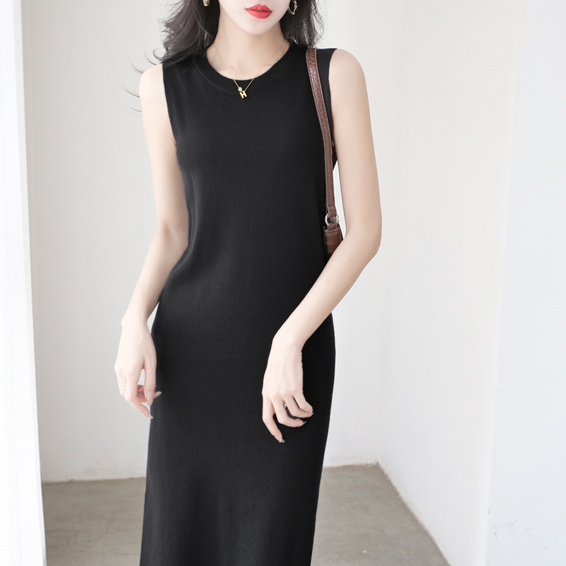 【Elegant】 Sleeveless solid Knitted Long Slim Dress 2100