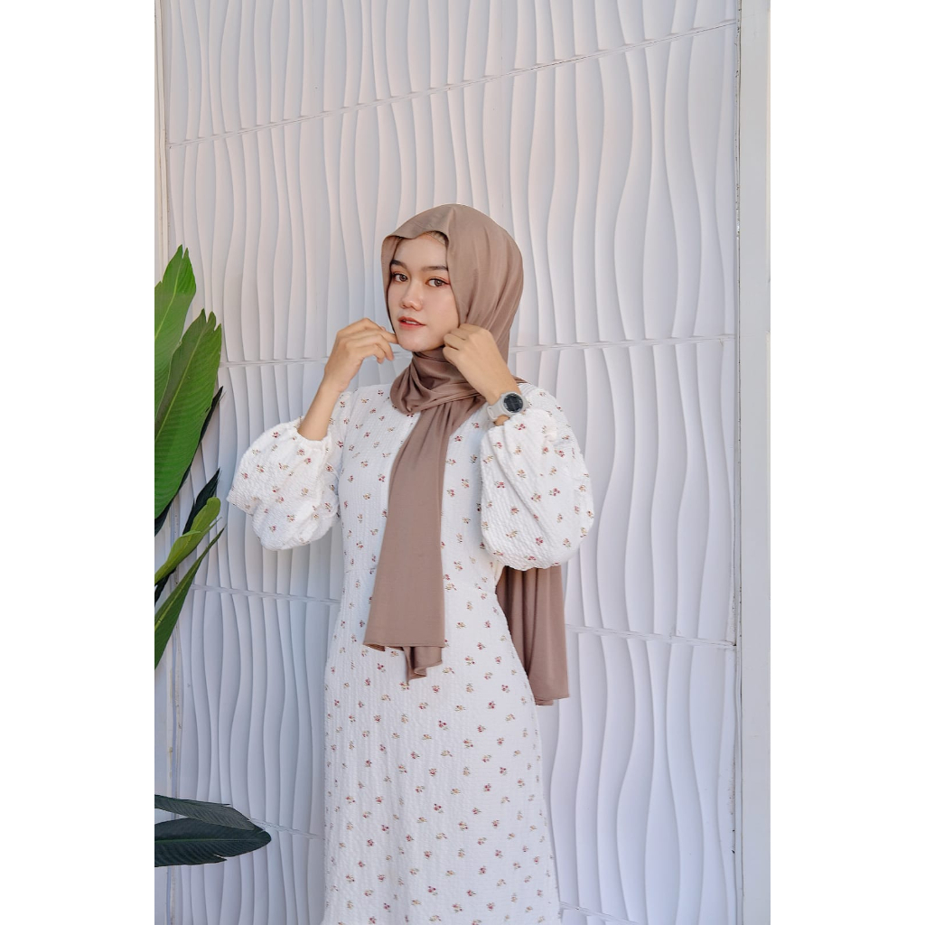 Aimel Chanmi Zalica Fishtail Maxi Dress - Becca Dress Vintage Floral Flower  - Adeline Dress Daissy