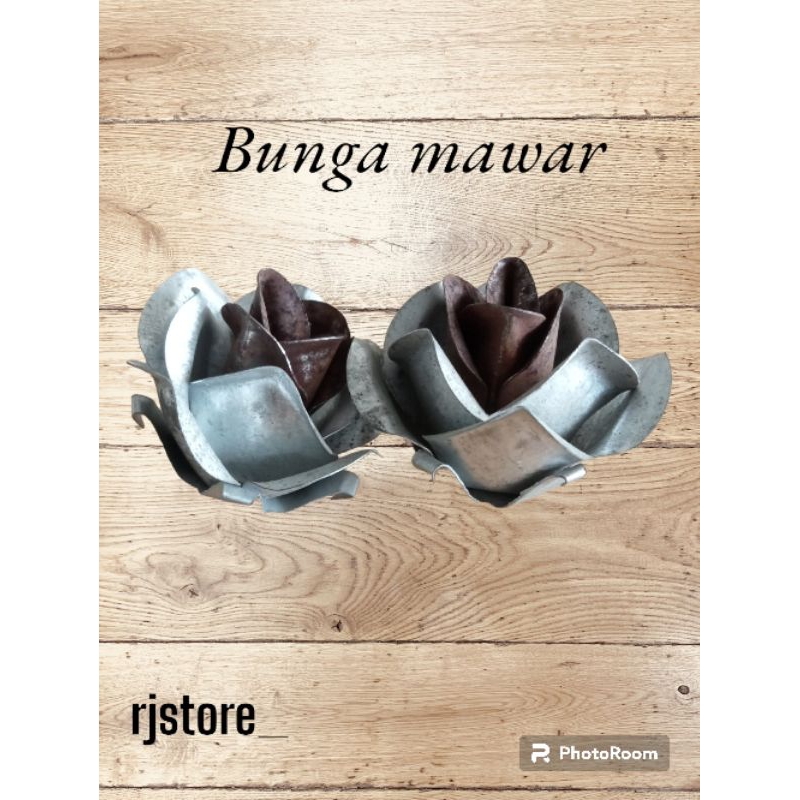 Bunga mawar/rose mekar ornamen pagar besi