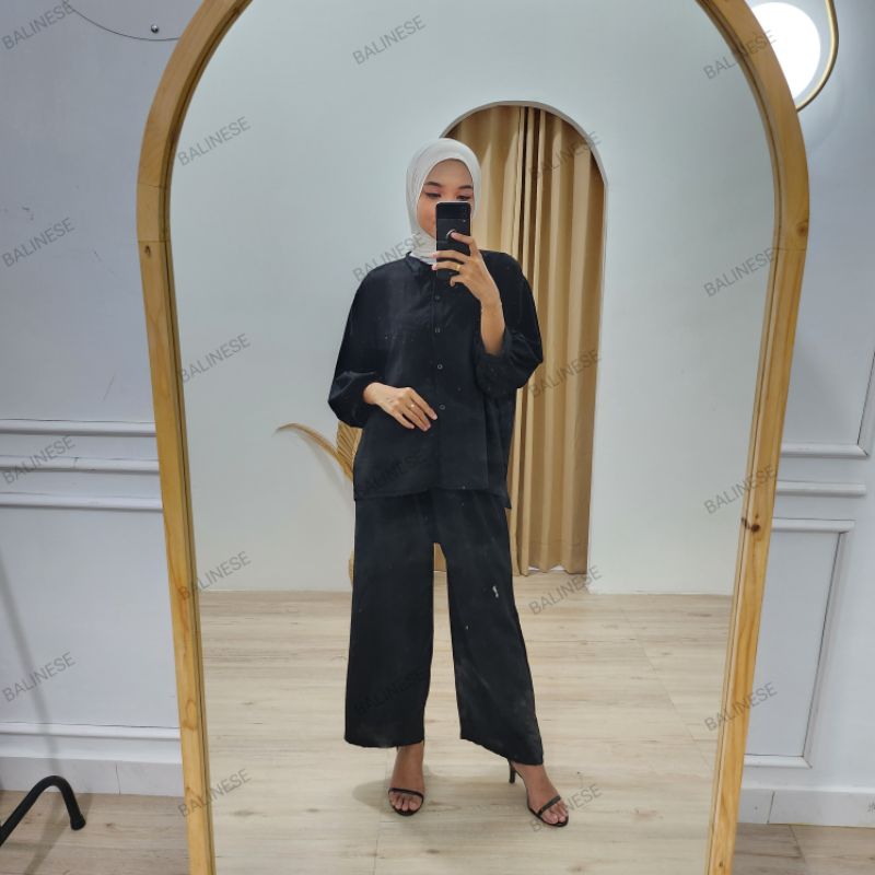 one Set Kemeja Alexandra Lengan Panjang Jumbo Cringkle Airfow - Setelan Wanita Kemeja