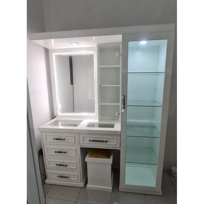 Meja Rias Kayu + Lemari Hias / Tas + Lampu Tempahan