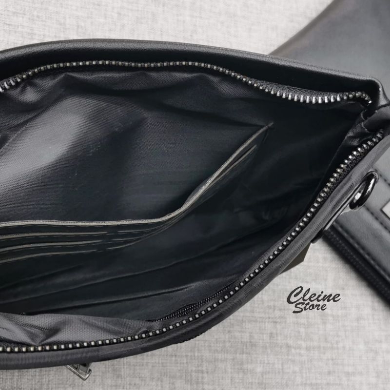 Handbag Clutch Pria Tumi Leather Black Camo