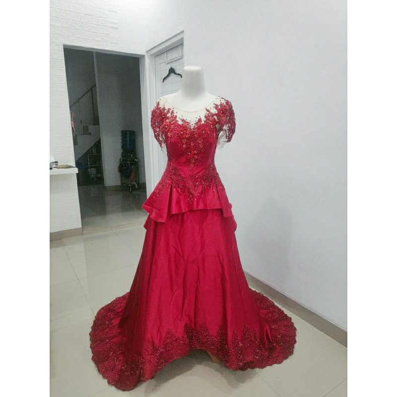 Preloved Red Wedding Gown for Mom / Gaun Pesta Pernikahan Merah Tua Ekor Panjang / gaun mama / gaun 