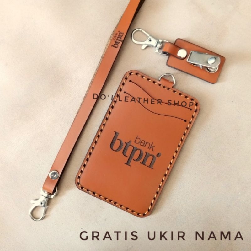 

ID CARD HOLDER KULIT COSTUM NAMA DAN LOGO GANTUNGAN NAME TAG