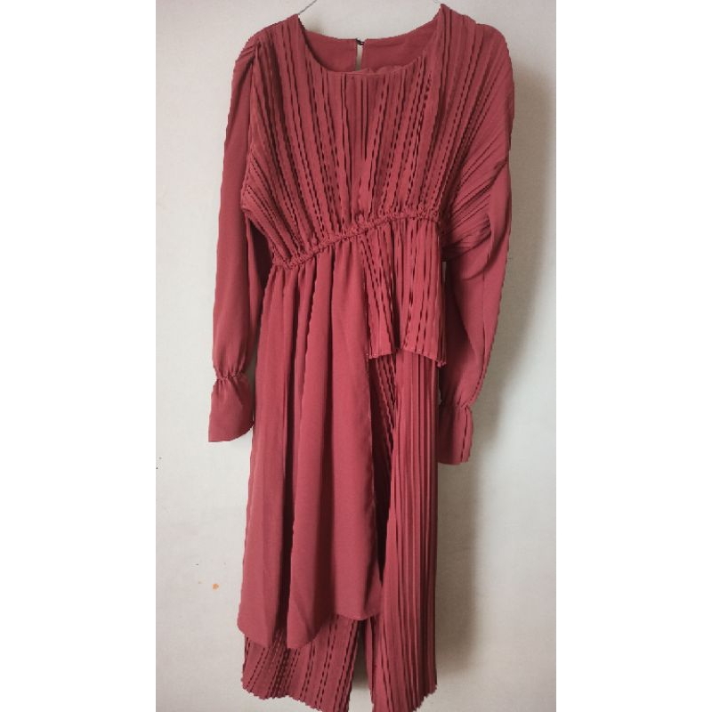 PRELOVED No Brand | dress blouse shirt men bag wearing klamby heaven light vanilla hijab heylocal