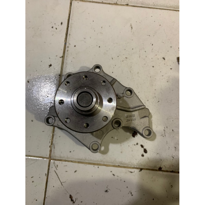 Water pump isuzu PANTHER