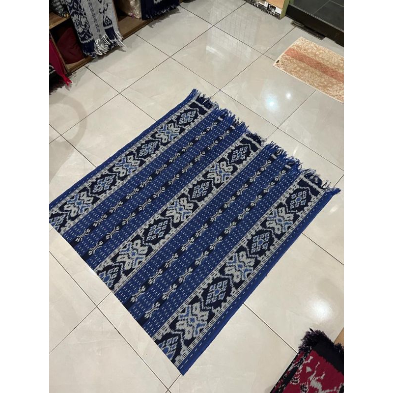Tenun Maluku Biru Tenun Etnik Maluku Biru