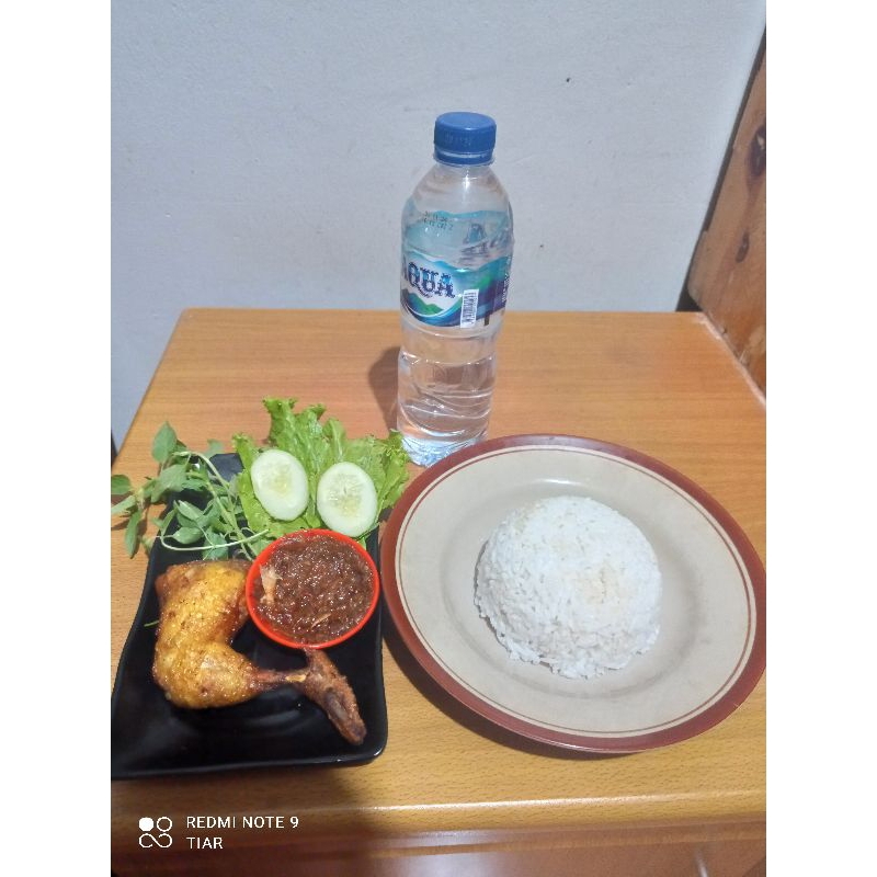 

paket Nasi box ayam Goreng / Bakar