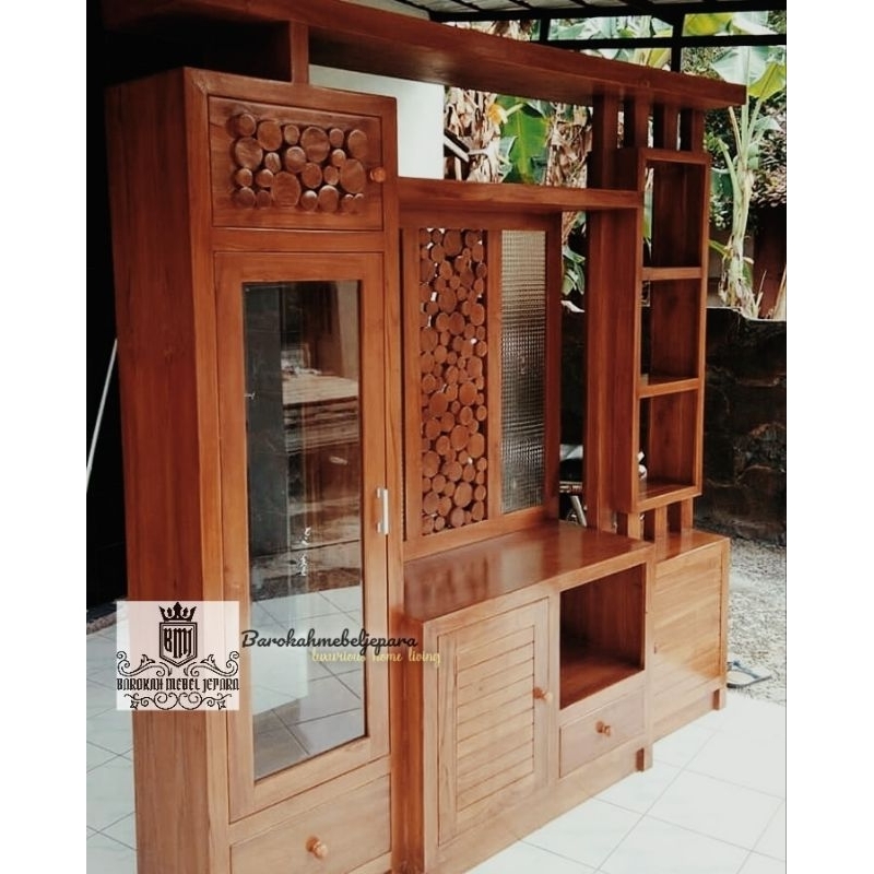 partisi tv jati penyekat ruangan