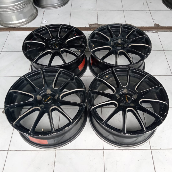 Velg Mobil Bekas Ring 18Lebar 8 Lobang Baut 5x114 Et45 Velg Mobil Second Savini Ring 18