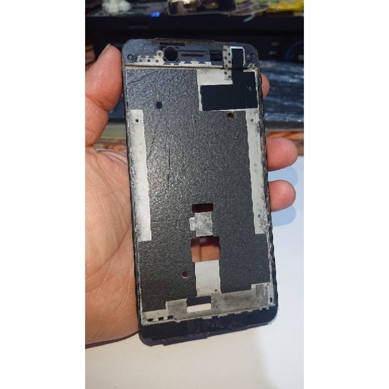 FRAME LCD / TULANG TENGAH OPPO A37 / NEO 9 BEKAS COPOTAN