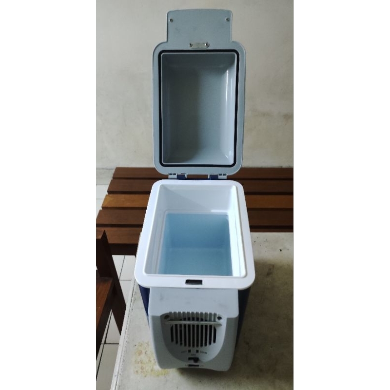 Kulkas portable. lemaridingin mobil