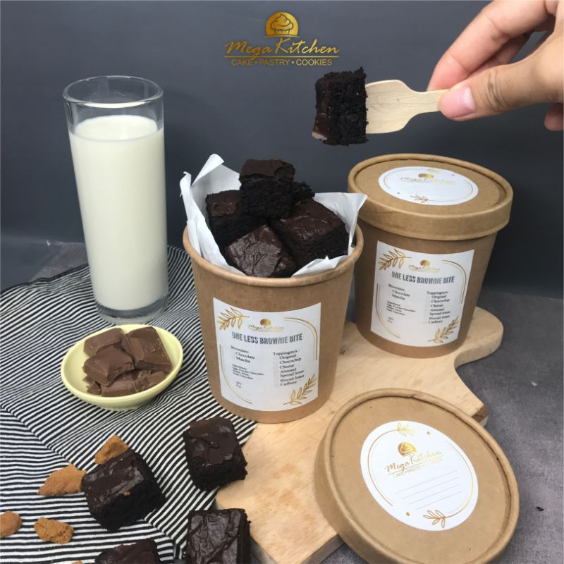 

One less brownie bite by MEGAkitchen || fudgy brownies original || fudgy brownies bites || fudgy brownies hampers || brownies panggang || brownies in bucket