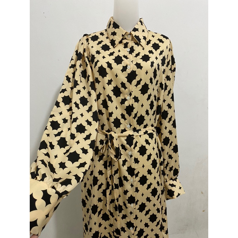 Tunik Zara Cream Hitam Lengan Puff