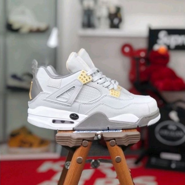 Air Jordan 4 Retro SE &quot;Craft&quot; Photon Dust