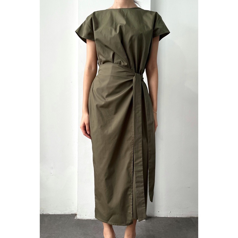 Your Pafon Preloved - Akina Dress in Moss Green || Baju Kondangan Claryn Avgal Oudre Baesic Monomoll