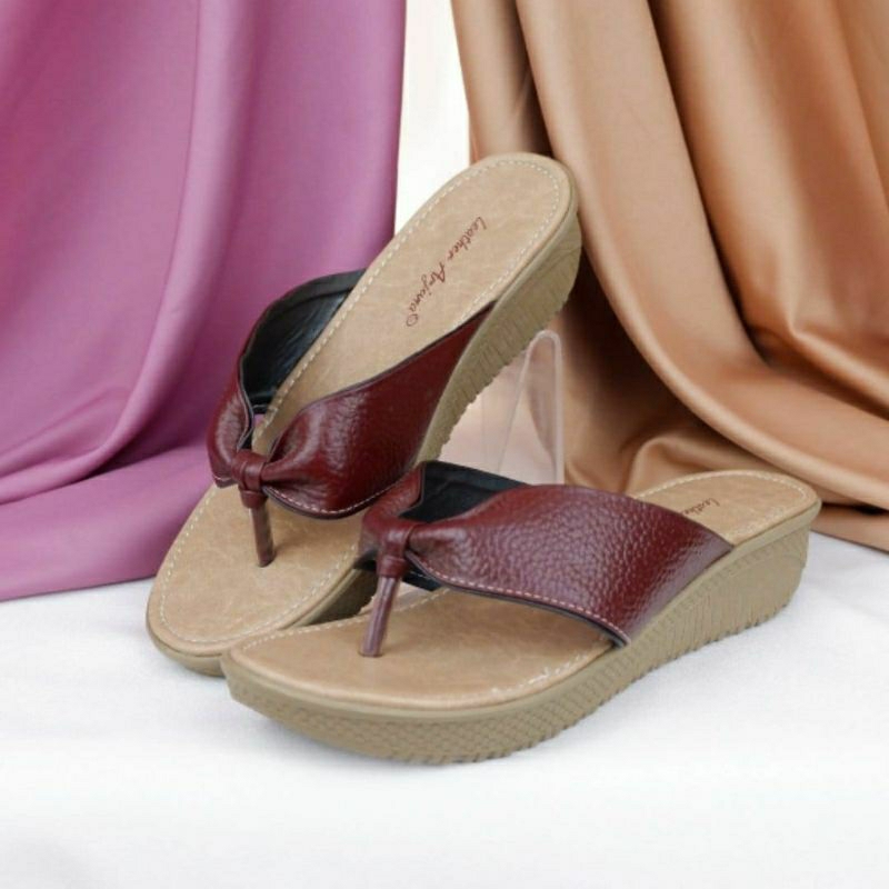 Sandal Kulit Asli Wanita Capit