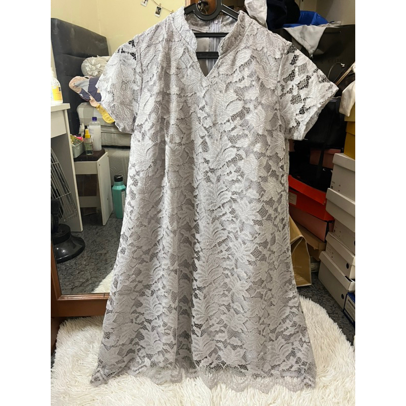 Preloved dress brukat abu