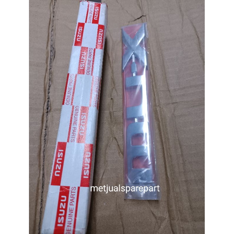 EMBLEM TULISAN MUX  ISUZU MUX ORI