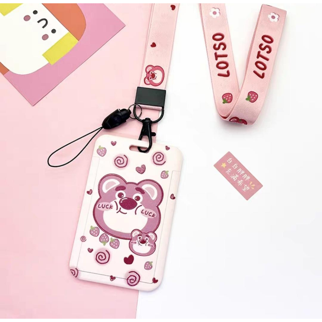 ID Card Holder Name Tag Karakter Lotso /Kalung Holder Kartu Lucu Karakter Lotso / Tali Lanyard Holder Kartu ID / Foto / Ins Kartun Lucu Manyo Strawberry Bear