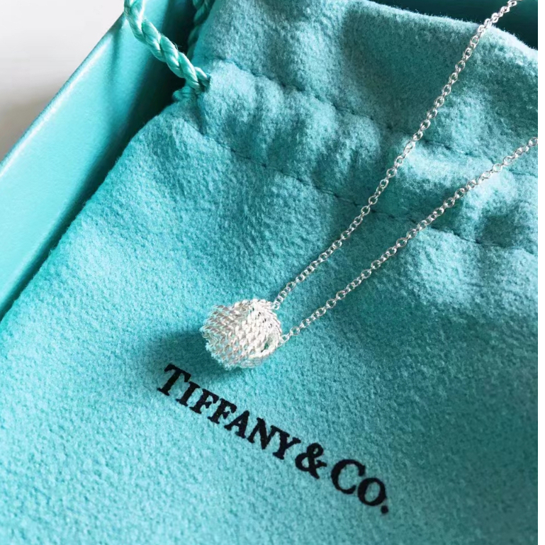 【17K / 750 emas asli / kadar 1.68 gram】Emas  asli T-i-f-f-a-n*y&Co. T-i-f-fa-*ny Twist Twist Pendant