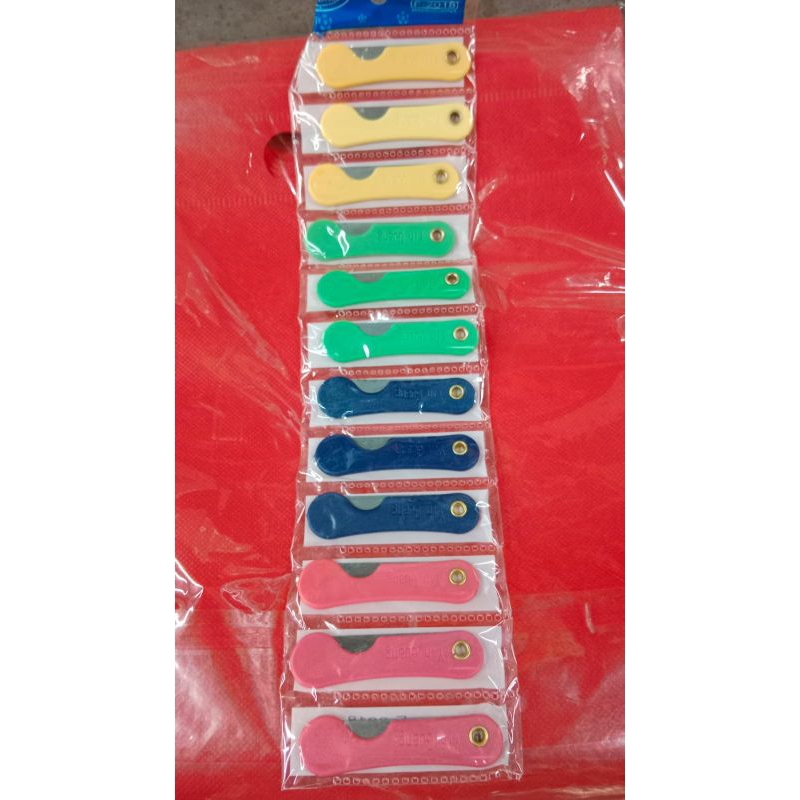 

Cutter Lipat Kecil Isi 12 Pcs