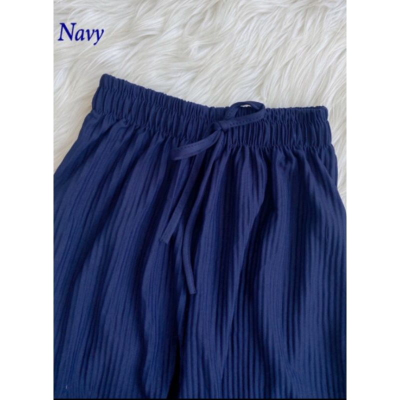 CELANA WANITA KEKINIAN / CELANA KULOT PLISKET PENDEK / CELANA PENDEK JUMBO