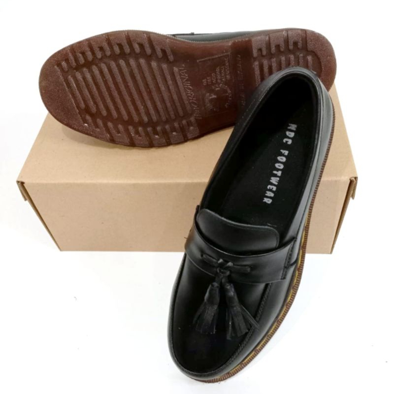 Sepatu dockmart HARGA PROMO!!! kulit sapi asli loafers pria formal - hitam NDC01