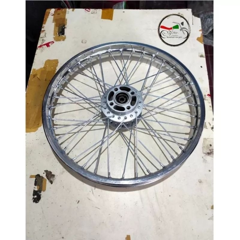 VELEK/VELG DEPAN SUZUKI SMASH OLD PNP SMASH NEW ORIGINAL