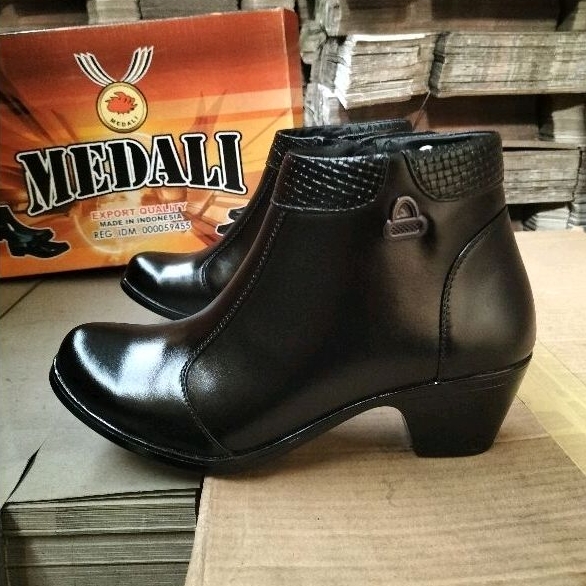 Sepatu kulit boots wanita Medali Polwan Secwan ASN  sepatu kerja formal tampil lebih keren