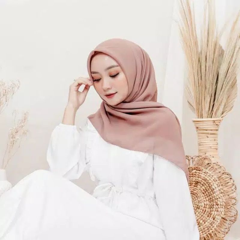 PALING MURAH - HIJAB SEGIEMPAT BELLA SQUARE PREMIUM MATERAL POLYCOTTON//HIJAB CASUAL WANITA SYAR'I READY STOCK