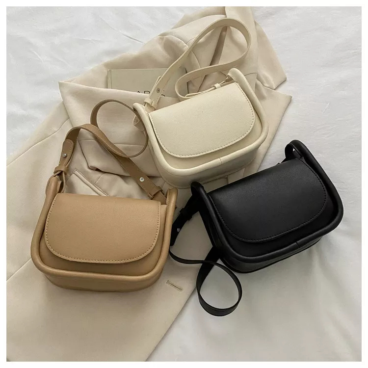 ZEA SADEL SLINGBAG, TAS SELEMPANG BAHU WANITA MURAH MUAT HP BAHAN SINTETIS MINISO TEBAL WARNA CREAM