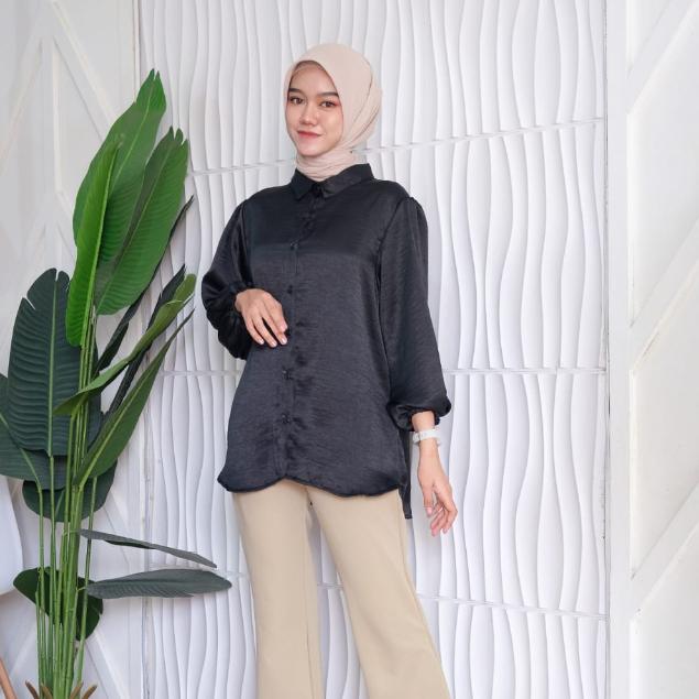 Tsana Shirt Oversized Silk Satin - Miccy Kemeja Basic Polos Santorini Silk Satin - Kemeja Wanita