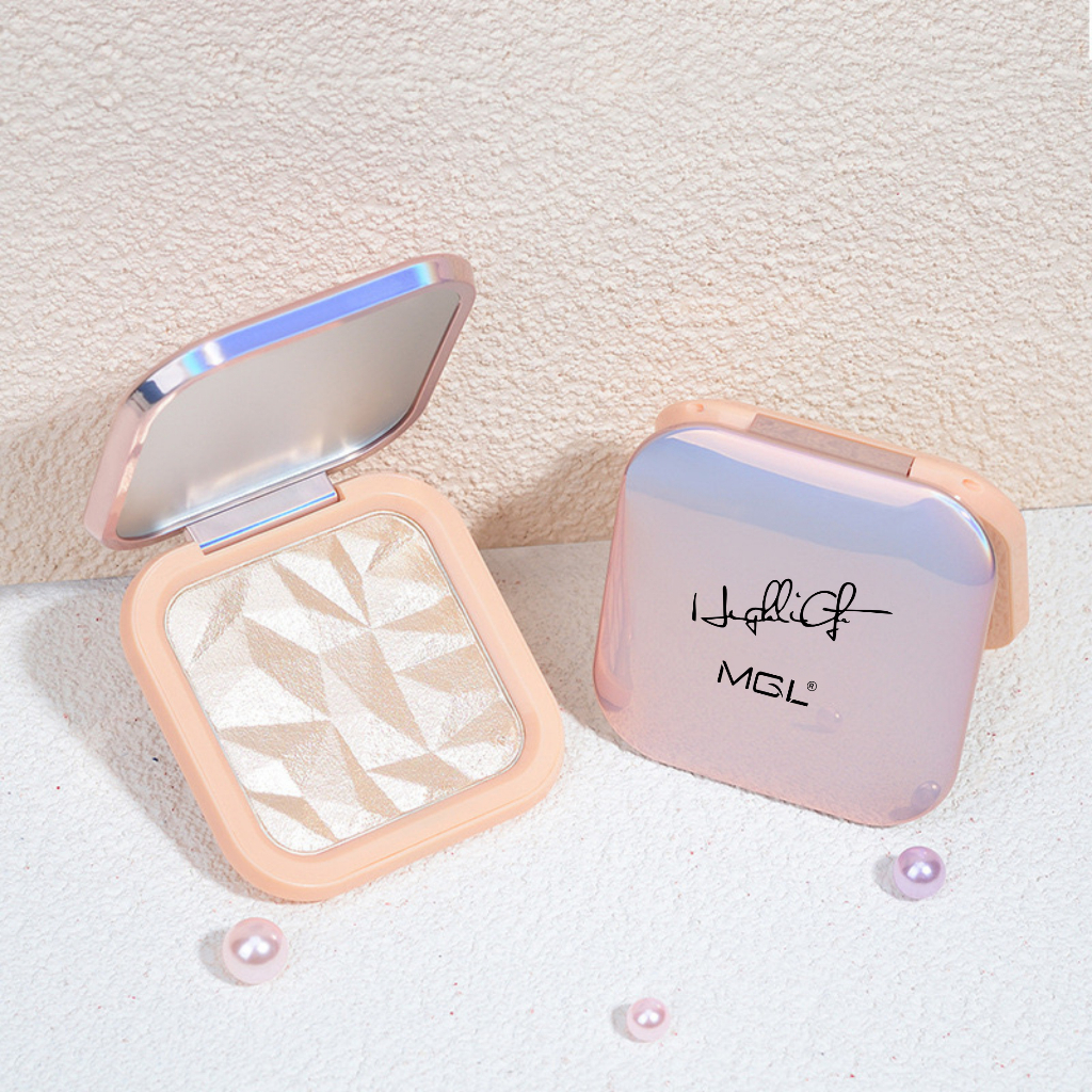 Highlighter powder Diamond Face High Glow Light Powder Blush Shimmer 4 Warna