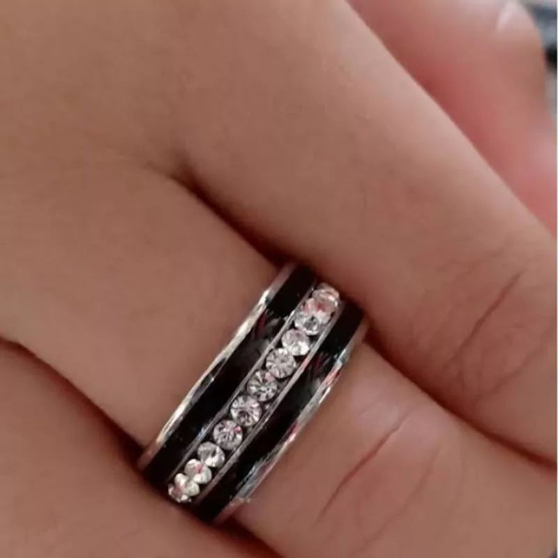 4s Grosir Solo || CINCIN TITANIUM PERMATA ZIRCON MODEL PUTAR WARNA SILVER LIST BLACK TERLARIS