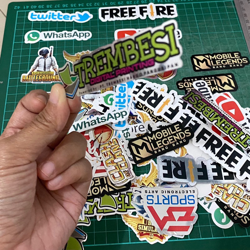 

Sticker Vinyl Glossy Doff Transparan cetak satuan