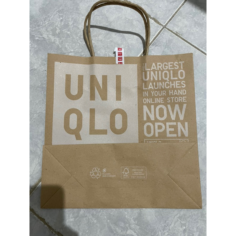 

paper bag Uniqlo original