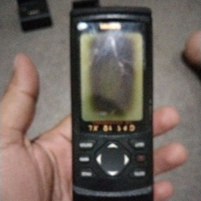 GPS Garmin GPS 12 XL Matot  LCD Burn sedikit buat Service atau Kanibalan