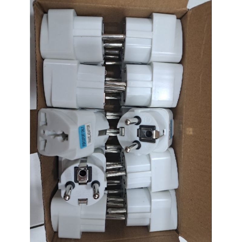 TRAVEL ADAPTOR FOR EXPORT ONLY HARGA 6.500 1 BOX 1 KOTAK ISI 20PCS FOR EXPORT ONLYTRAVEL ADAPTOR GERMANY FRANCE ZL:003 20 PCS MADE IN CHINA ADAPTER ADAPTOR FOR EXPORT ONLY TRAVEL ADAPTOR