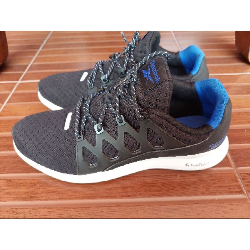 Preloved Sepatu Reebok sneakers shoes Pria man hitam black casual size 44 second bekas