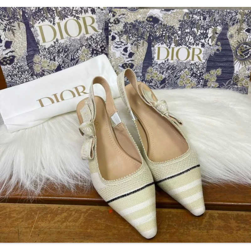 preloved sepatu DIOR 36