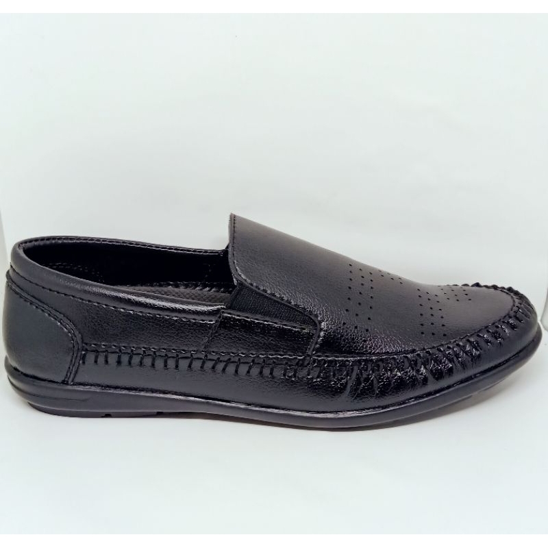 Sepatu Loafers Pria SlipOn Moccasin Hitam