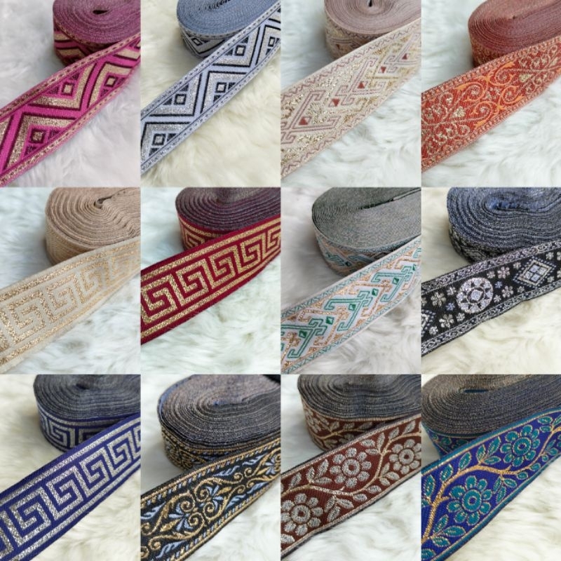 

pita gamis pita aplikasi lebar 3cm harga per meter (100cm)