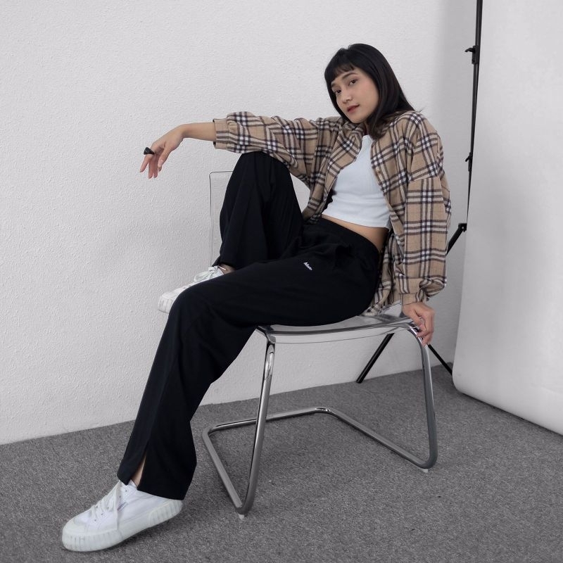 Jieun Relax Pants by Mate.ltd