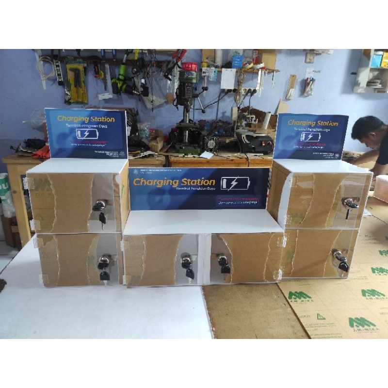 Box charger Hp 2 pintu + stiker