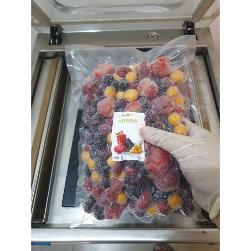 

Mix Golden Berry 4 ( Strawberry,Raspberry,Blackberry murbey dan Golden berry) 500 gr