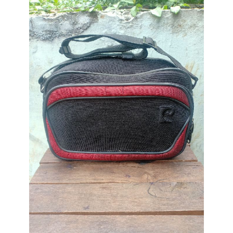 Tas Selempang Pierre Cardin