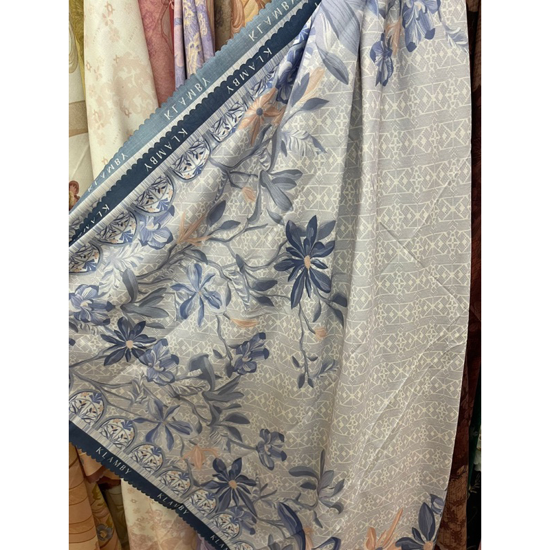 Preloved Asha Scarf Wearing Klamby